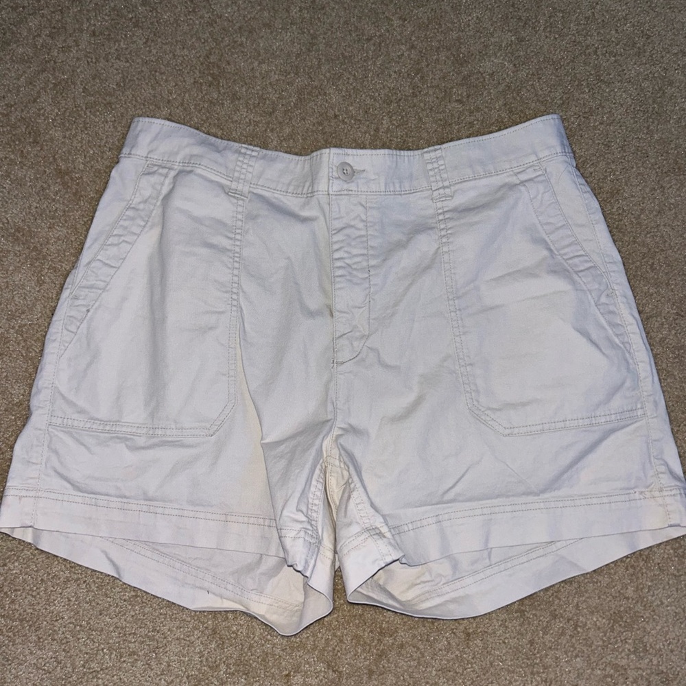 Old Navy Cream Chino Shorts